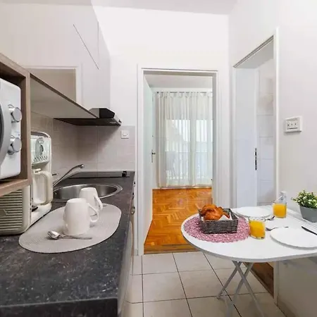 One-bedroom In Lxxix Apartament *