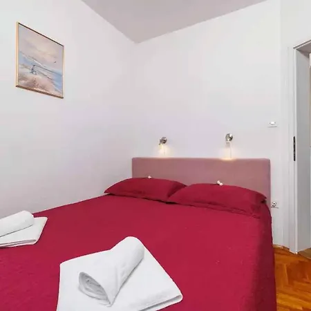 One-bedroom In Lxxix 茨里克韦尼察