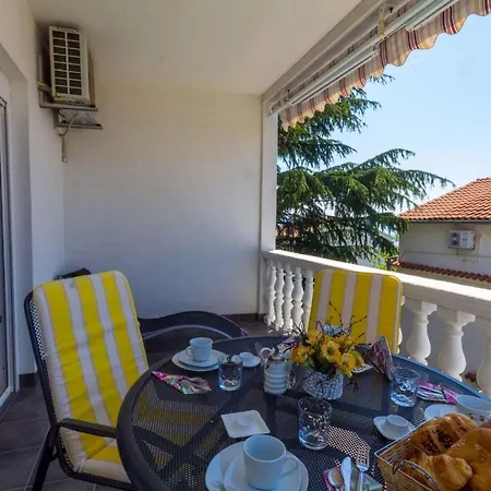 One-bedroom In Lxxix דירה *