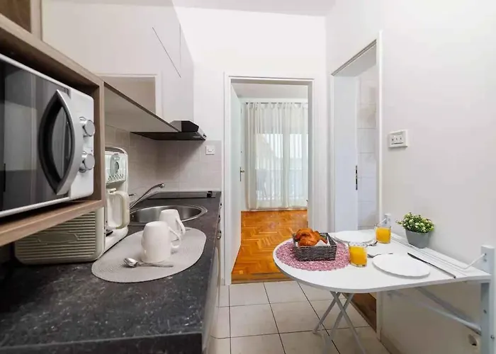 One-bedroom In Lxxix Lägenhet *