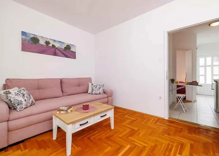 One-bedroom In Lxxix